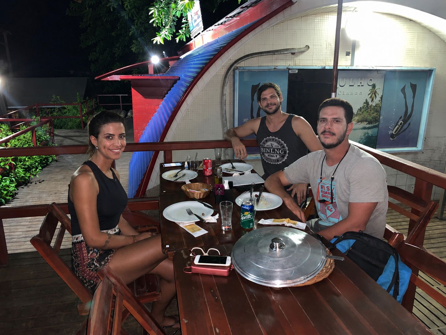 Carolina Melo, Renan Jorge e Danilo Dirê — fundadores da EmNoronha